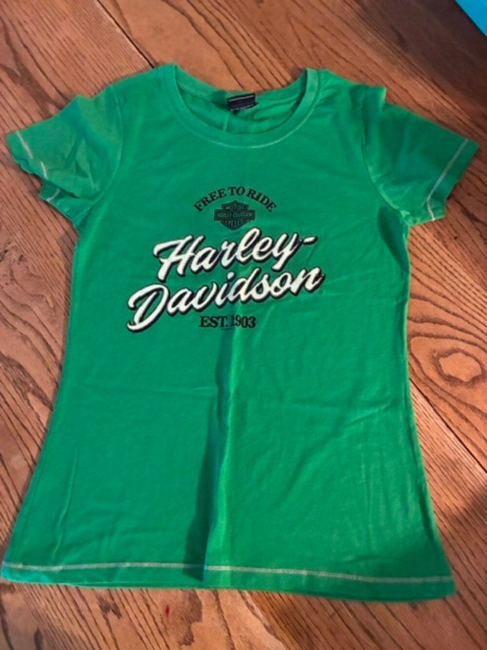Harley Davidson Women’s Small green T-shirt, like new